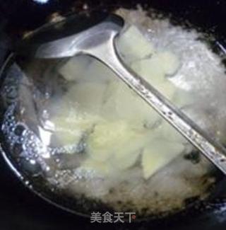 酸菜鹅血土豆汤的做法步骤：7