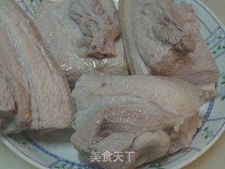 【红烧肉】记忆里妈妈的味道的做法步骤:2