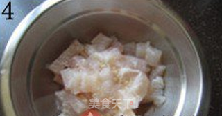 五彩龙利鱼丁的做法步骤:4