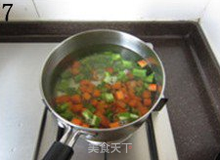 五彩龙利鱼丁的做法步骤:7