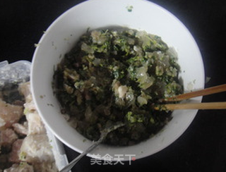 荠菜猪肉锅贴的做法步骤:2
