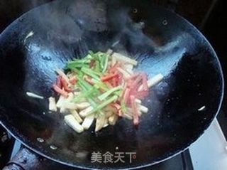 双椒炒杏鲍菇的做法步骤：6