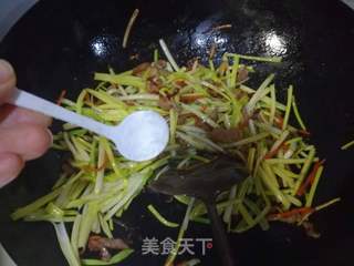 韭黄炒肉丝的做法步骤:11