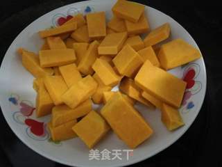 南瓜面小饺子的做法步骤:2