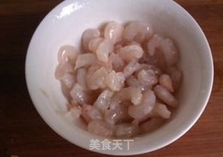 黄金虾仁蛋炒饭的做法步骤:2