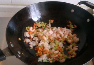 黄金虾仁蛋炒饭的做法步骤:6