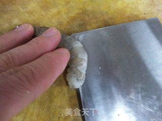 玉环凤尾虾的做法步骤:2
