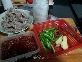 土豆烩牛肉的做法步骤：1