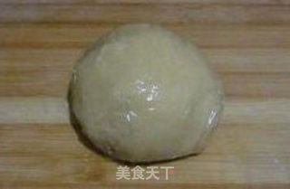 豆沙蛋黄月饼的做法步骤:4