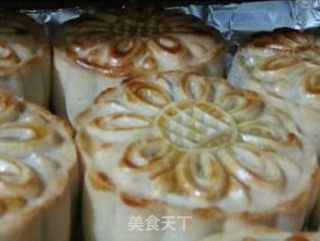 豆沙蛋黄月饼的做法步骤:9