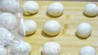 春天的面包也要美美的---奶油水果面包的做法步骤:3