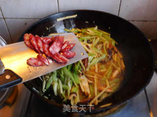 鲜笋炒腊肠的做法步骤:10