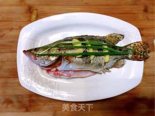 清蒸鳜鱼的做法步骤:2