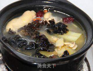 木耳枣鸡汤的做法步骤:10