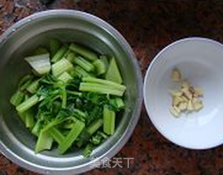 西芹炒鸡蛋的做法步骤:2