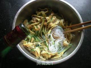 黄瓜鸡蛋拌粉丝的做法步骤:11