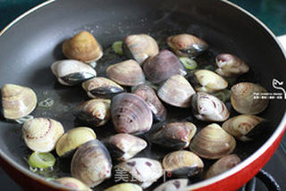 深夜食堂——酒蒸蛤蜊的做法步骤:4