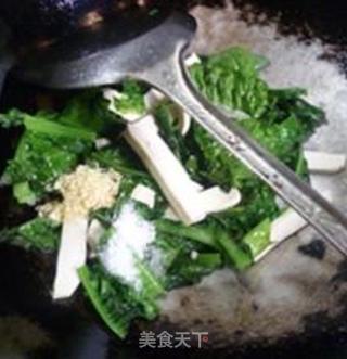 豆腐干炒莴笋叶的做法步骤：7