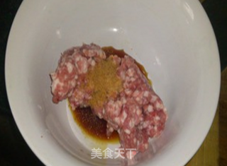 茼蒿猪肉馄饨的做法步骤：1