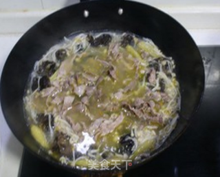 酸汤肥牛的做法步骤:8