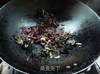 喜欢那抹粉红色——苋菜炒饭的做法步骤:4