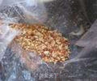 香菜拌花生碎的做法步骤:4