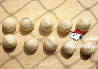 曾经令我流连忘返的美食---【炼奶排包】的做法步骤:3
