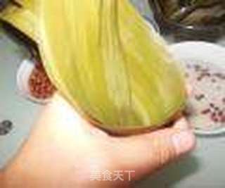 传统红枣糯米粽子的做法步骤:4
