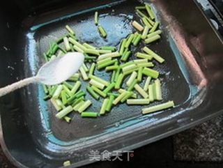 蒜苔炒蛋的做法步骤：6