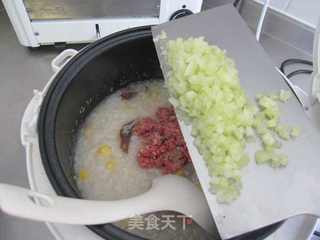 【玉米香菇肉丝粥】电饭煲做好喝的粥的做法步骤：11