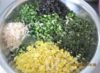 出九的韭(九)菜馅饺子----如何调韭菜馅不出水?的做法步骤:8