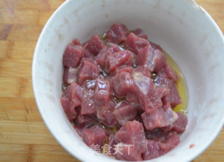 【黑椒牛肉粒】的做法步骤:3