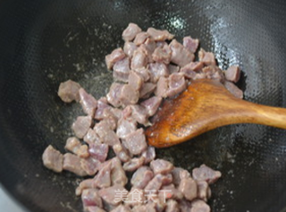 【黑椒牛肉粒】的做法步骤:6