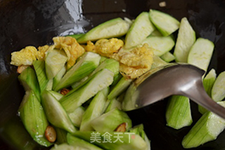 虫草花炒丝瓜的做法步骤:5