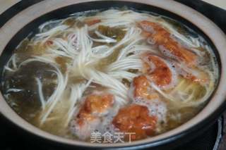 酸菜酥肉小面的做法步骤:4