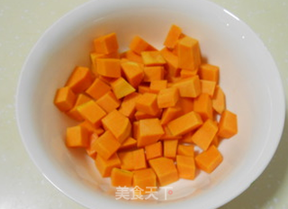 煲粥篇——南瓜银耳粥的做法步骤:2