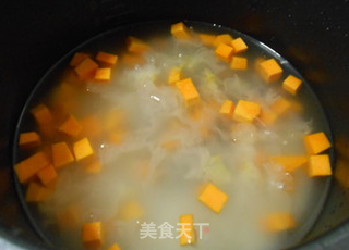 煲粥篇——南瓜银耳粥的做法步骤:3