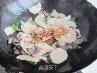 杏鲍菇炒烤肉的做法步骤:7