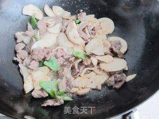 杏鲍菇炒烤肉的做法步骤:8