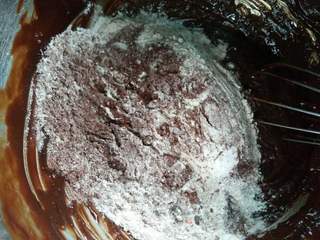 布朗尼抹茶芝士蛋糕的做法步骤:4