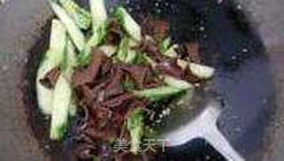 清淡小炒——青瓜炒木耳的做法步骤:8