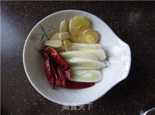 酱焖黄花鱼的做法步骤:2