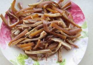 酸萝卜炒肉皮的做法步骤:4