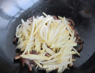 酸萝卜炒肉皮的做法步骤:8