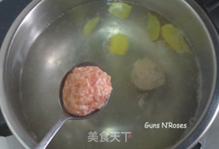 豌豆苗圆子汤的做法步骤:4