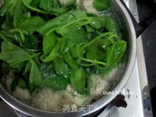 豌豆苗圆子汤的做法步骤:6