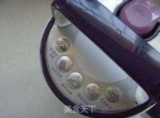 飞利浦免滤豆浆机:营养不过滤,美味不减分---红枣莲子养颜豆浆的做法步骤:4