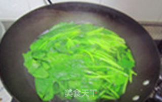 【凉拌菠菜】---清新小凉菜的做法步骤:2
