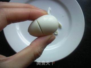鹌鹑蛋小兔子的做法步骤:3