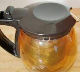 瘦身养颜小甜点——玫瑰乌龙茶冻的做法步骤:2